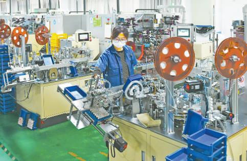 经济广角下的技术开发 创新引擎与产业变革